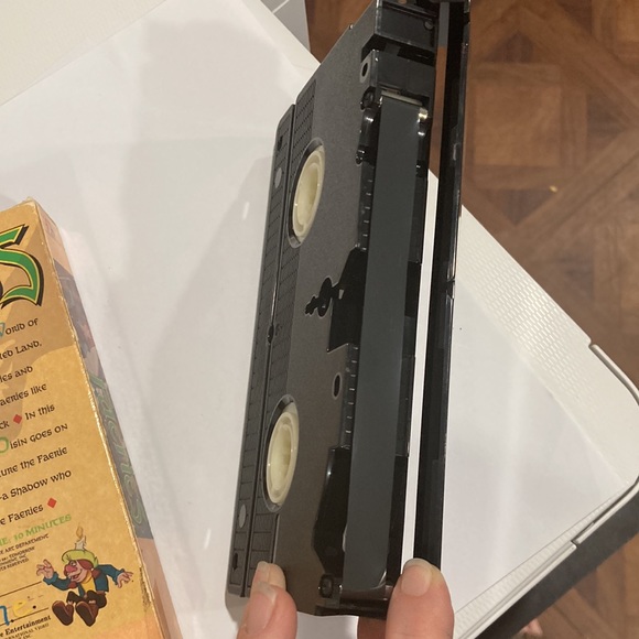 Faeries 1981 fully animated VHS FHE family home entertainment RARE - Picture 5 of 7